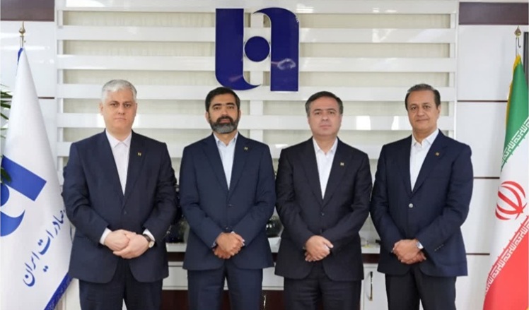 قربان اسکندری در اولین پیام خود تاکید کرد؛ تداوم حرکت در مسیر توسعه خدمات و بهبود شاخص‌های عملکردی بانک صادرات ایران