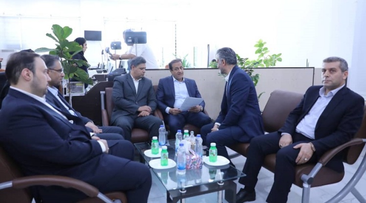 بازدید مدیرعامل شرکت توسعه فناوری اطلاعات خوارزمی از شعب بانک صادرات در جزیره کیش